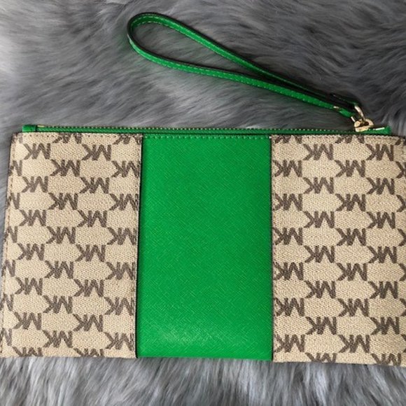 NWOT Michael Kors Clutch Wristlet - Picture 3 of 5
